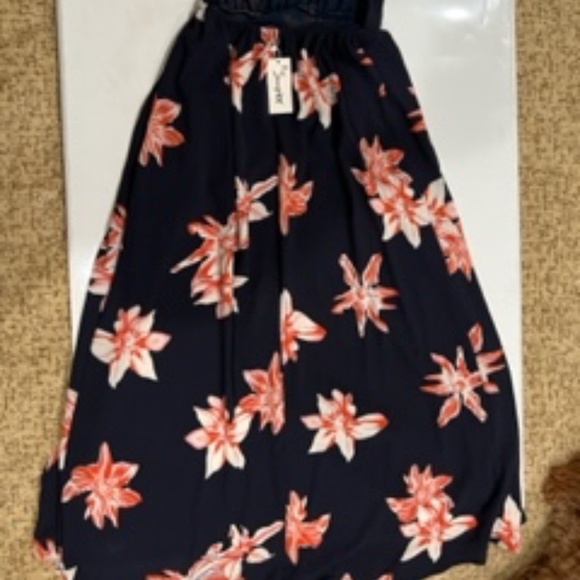 Simplee Maxi Dress - Size M - Navy/Floral - Picture 4 of 5